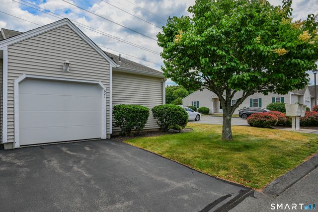 621 Overlook Path 621, Southington, CT 06489