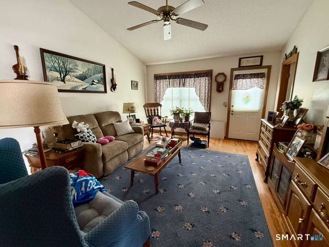 621 Overlook Path 621, Southington, CT 06489