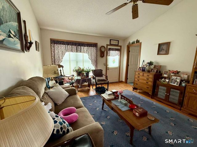 621 Overlook Path 621, Southington, CT 06489