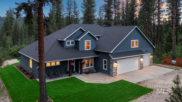 11 Crescent Cir, Idaho City, ID 83631 property photo
