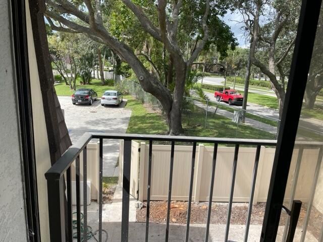 6905 69th Way, West Palm Beach, FL 33407