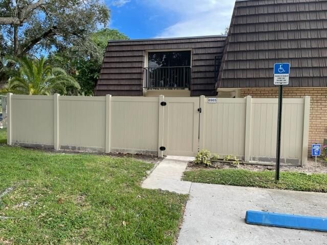 6905 69th Way, West Palm Beach, FL 33407