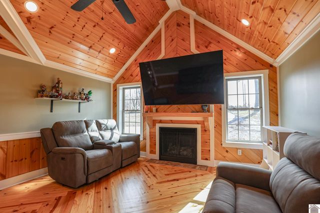 2255 Lovelaceville Florence Sta Rd W, Paducah, KY 42001