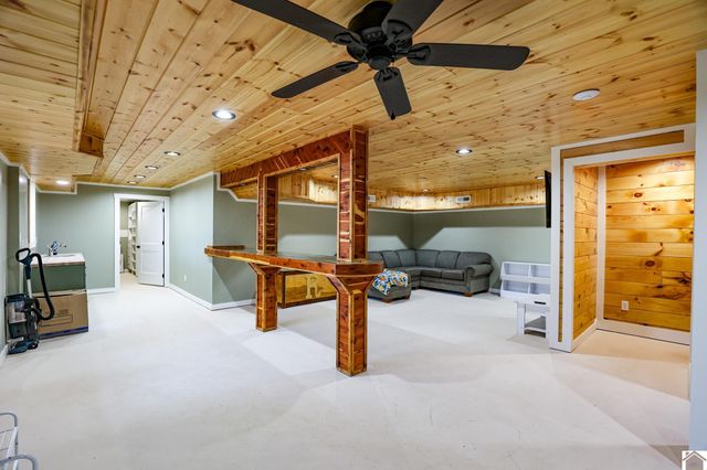 2255 Lovelaceville Florence Sta Rd W, Paducah, KY 42001