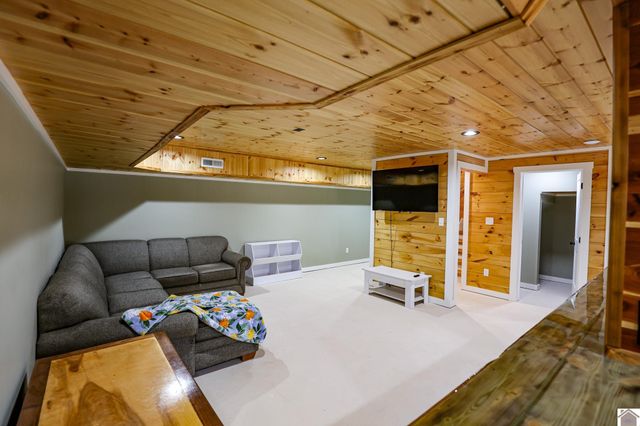 2255 Lovelaceville Florence Sta Rd W, Paducah, KY 42001