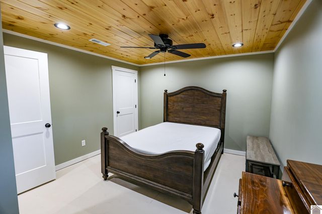 2255 Lovelaceville Florence Sta Rd W, Paducah, KY 42001