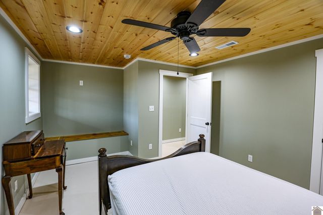 2255 Lovelaceville Florence Sta Rd W, Paducah, KY 42001