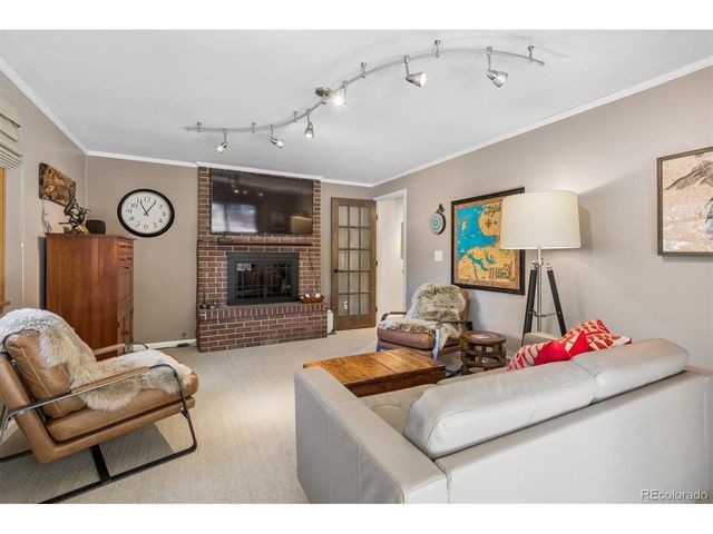 6277 S Locust St, Centennial, CO 80111