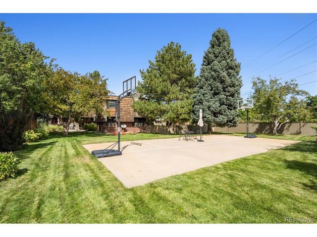 6277 S Locust St, Centennial, CO 80111