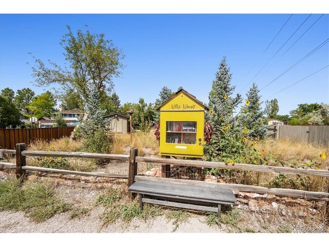 6277 S Locust St, Centennial, CO 80111