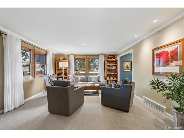 6277 S Locust St, Centennial, CO 80111