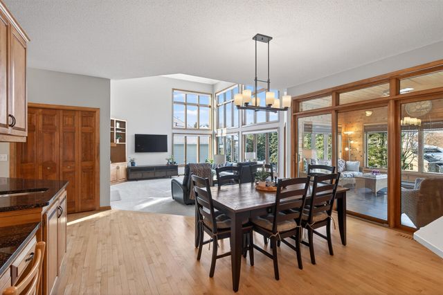 10147 Gristmill Ridge, Eden Prairie, MN 55347