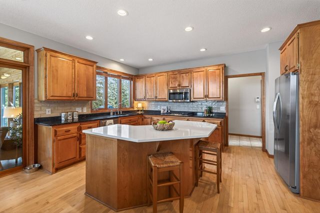 10147 Gristmill Ridge, Eden Prairie, MN 55347