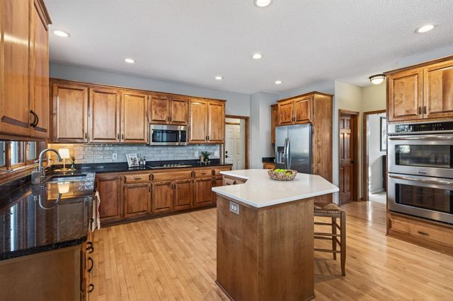 10147 Gristmill Ridge, Eden Prairie, MN 55347