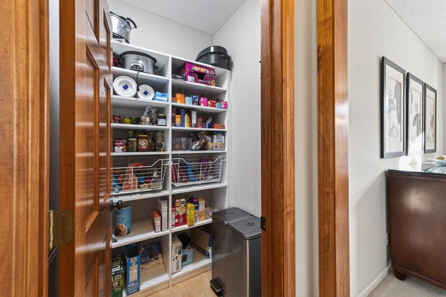 10147 Gristmill Ridge, Eden Prairie, MN 55347