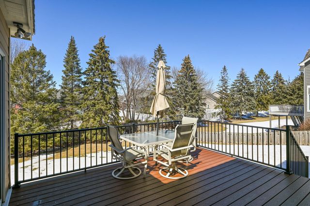 10147 Gristmill Ridge, Eden Prairie, MN 55347