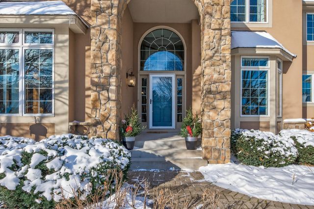 10147 Gristmill Ridge, Eden Prairie, MN 55347