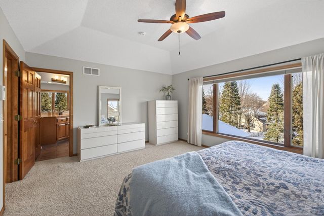 10147 Gristmill Ridge, Eden Prairie, MN 55347