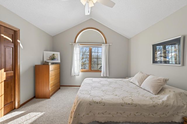 10147 Gristmill Ridge, Eden Prairie, MN 55347