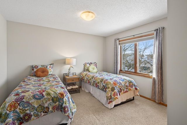 10147 Gristmill Ridge, Eden Prairie, MN 55347