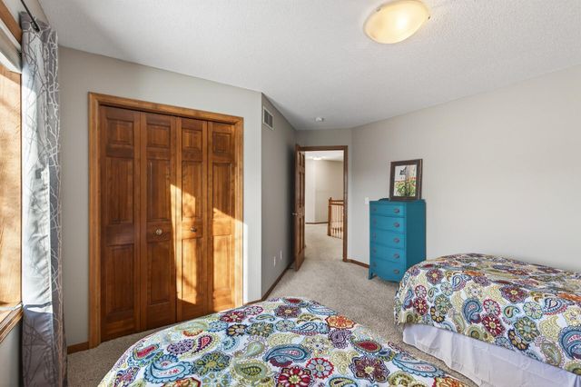 10147 Gristmill Ridge, Eden Prairie, MN 55347