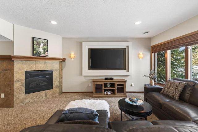 10147 Gristmill Ridge, Eden Prairie, MN 55347