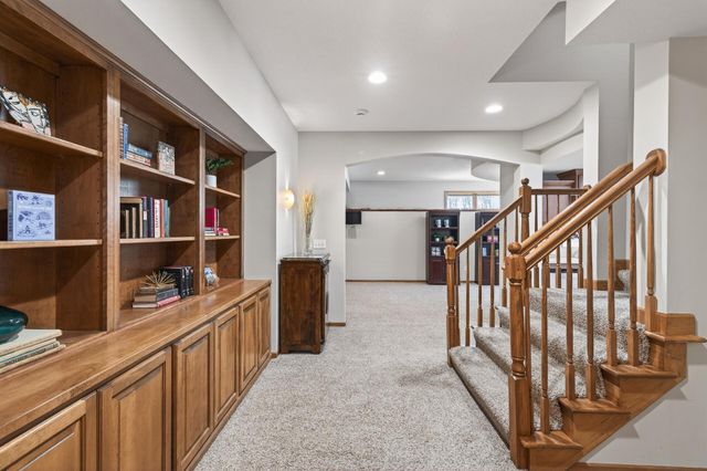 10147 Gristmill Ridge, Eden Prairie, MN 55347