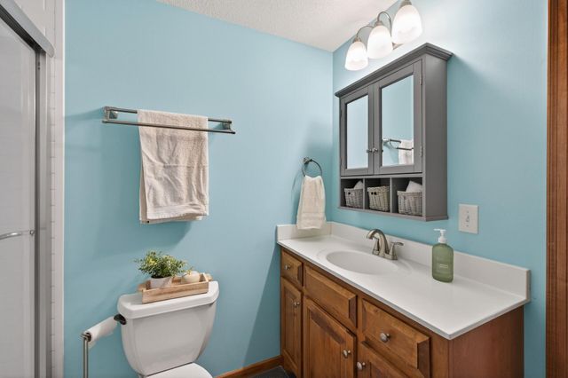 10147 Gristmill Ridge, Eden Prairie, MN 55347