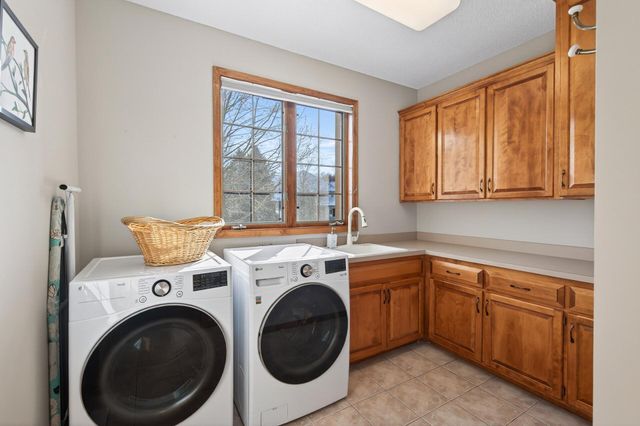 10147 Gristmill Ridge, Eden Prairie, MN 55347