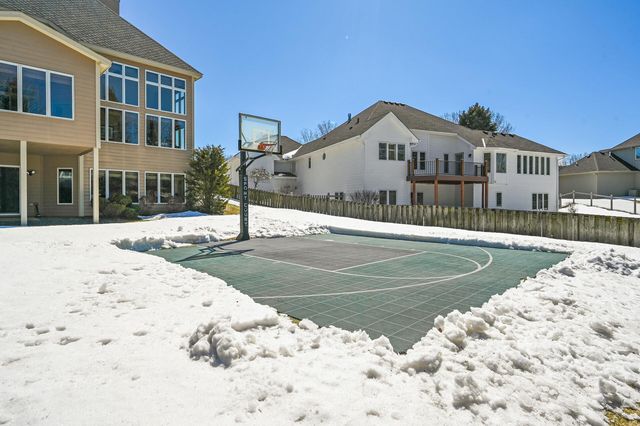 10147 Gristmill Ridge, Eden Prairie, MN 55347