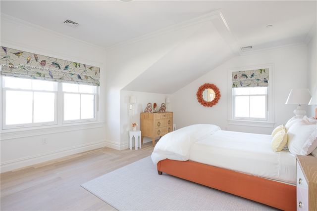 78 Rhode Island Avenue 8, Newport, RI 02840