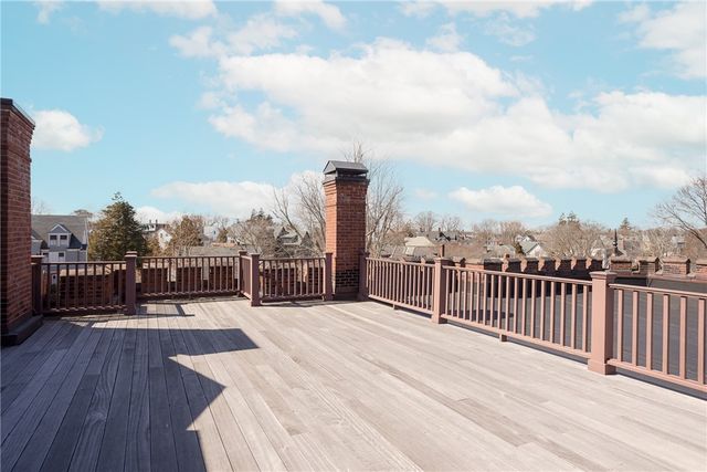 78 Rhode Island Avenue 8, Newport, RI 02840