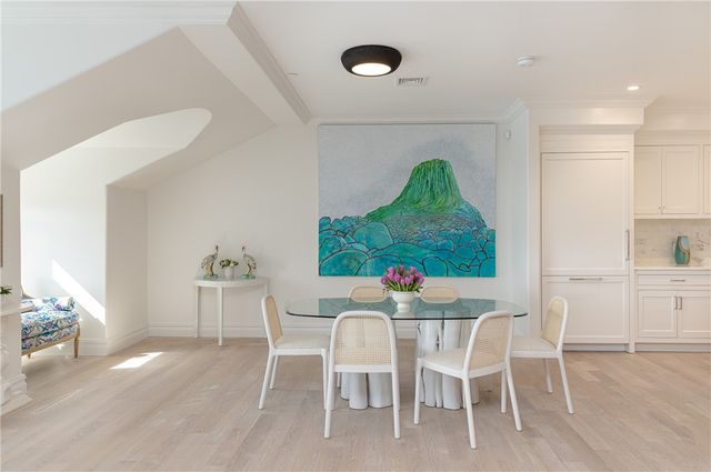 78 Rhode Island Avenue 8, Newport, RI 02840