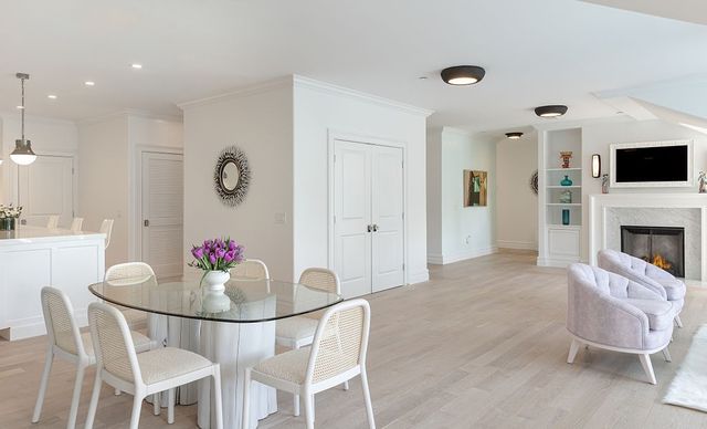 78 Rhode Island Avenue 8, Newport, RI 02840