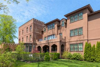 78 Rhode Island Avenue 8, Newport, RI 02840