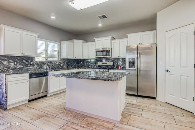 7545 Wolf Creek Drive, El Paso, TX 79911