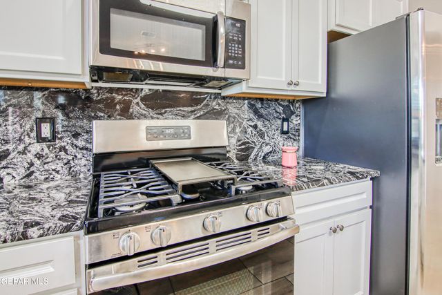 7545 Wolf Creek Drive, El Paso, TX 79911