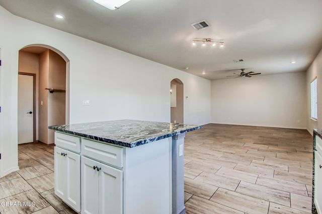 7545 Wolf Creek Drive, El Paso, TX 79911