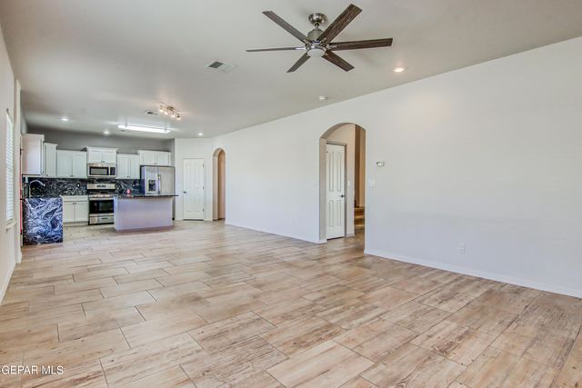 7545 Wolf Creek Drive, El Paso, TX 79911