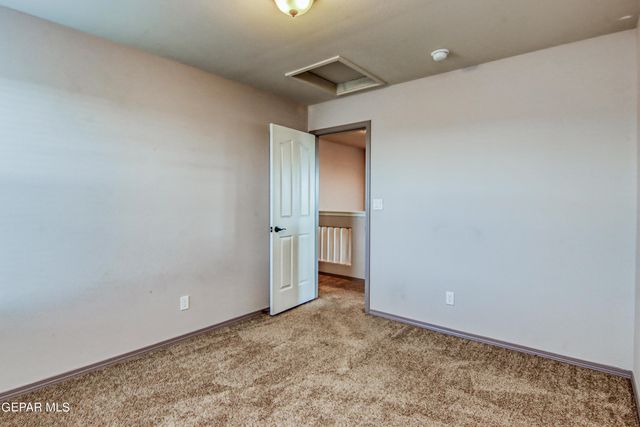 7545 Wolf Creek Drive, El Paso, TX 79911