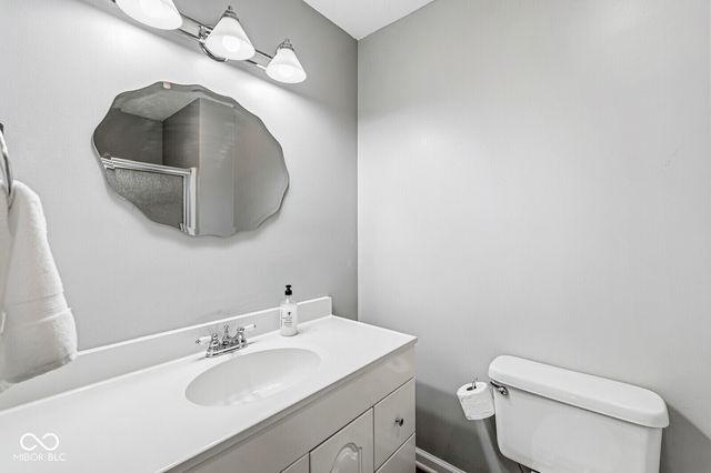 212 Lakeshore Drive, Lebanon, IN 46052
