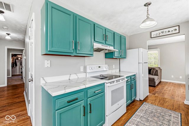 212 Lakeshore Drive, Lebanon, IN 46052