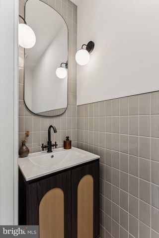 739 N CAPITOL ST, Philadelphia, PA 19130