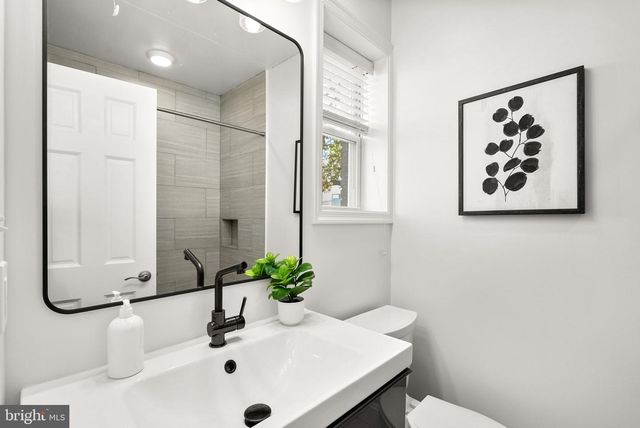 1201 QUEEN ST NE, Washington, DC 20002