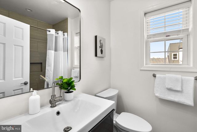 1201 QUEEN ST NE, Washington, DC 20002