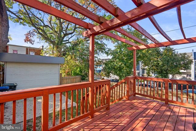 1201 QUEEN ST NE, Washington, DC 20002