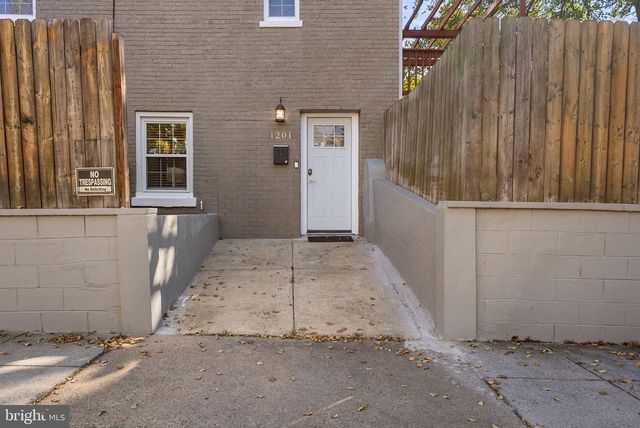 1201 QUEEN ST NE, Washington, DC 20002