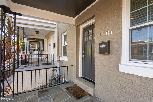 1201 QUEEN ST NE, Washington, DC 20002