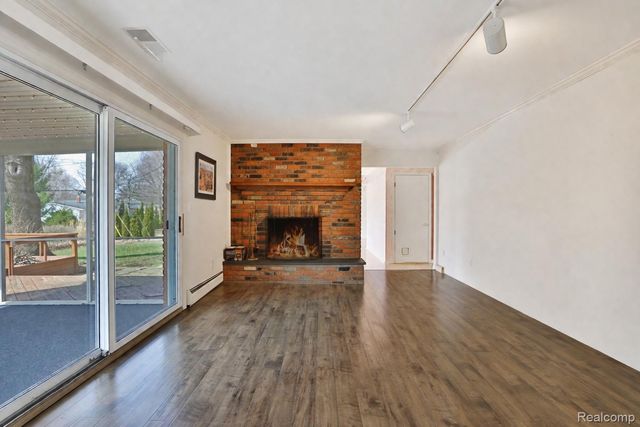 32319 Nottingwood Street, Farmington Hills, MI 48334