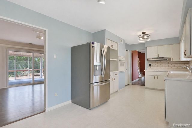 32319 Nottingwood Street, Farmington Hills, MI 48334